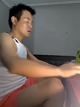 kisstoyousoon2024 online show from September 18, 5:04 pm