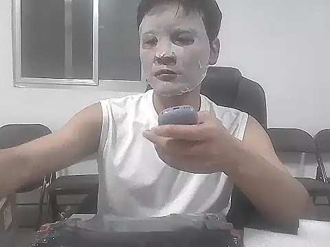 kisstoyousoon2024 online show from December 3, 8:18 pm