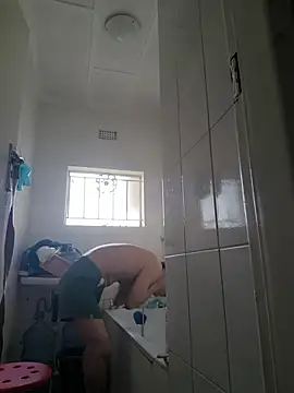 kisstoyousoon2024 online show from December 21, 5:14 am