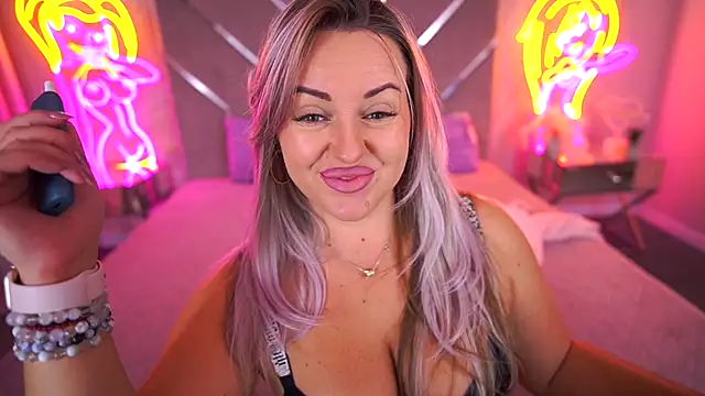 KiraCandyS online show from October 16, 7:59 pm