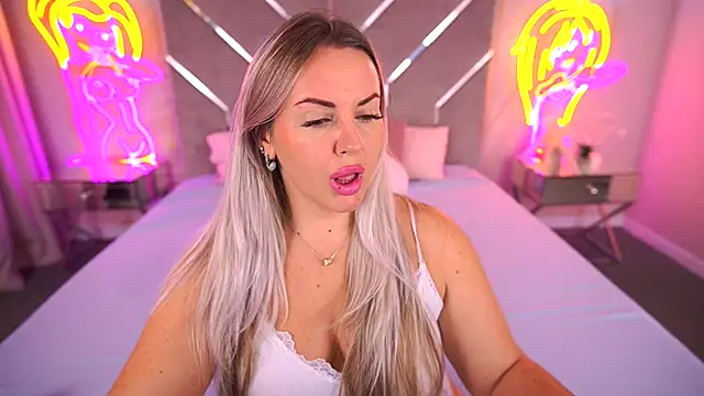 KiraCandyS online show from November 10, 9:58 pm