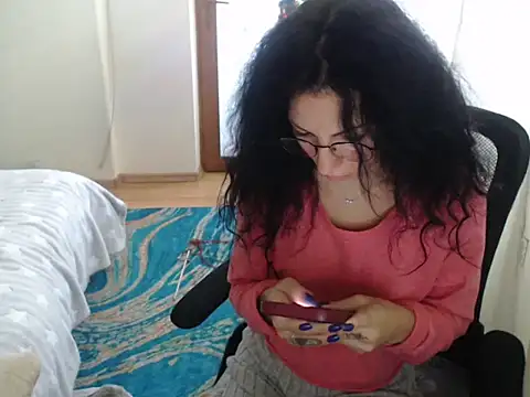 Emmatoo online show from December 17, 12:33 pm