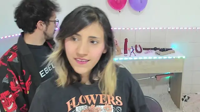 linnie  online show from September 21, 10:44 pm