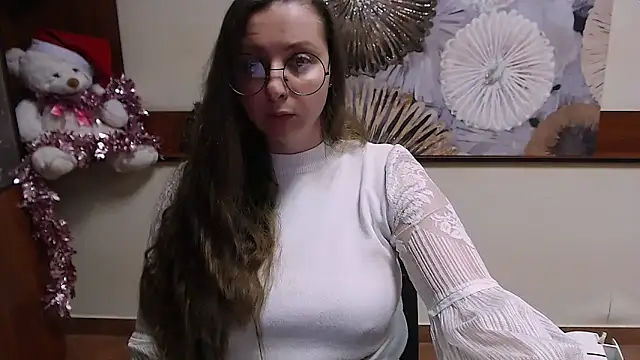  Annabelle Lee online show from December 19, 10:45 am