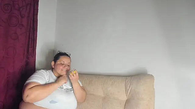 tetasgrandes karol online show from November 23, 1:05 am