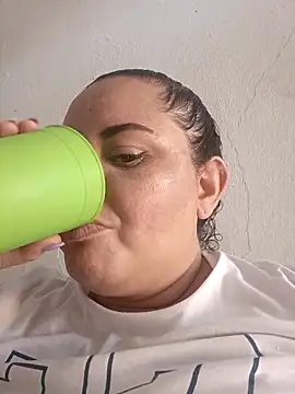 tetasgrandes karol online show from April 5, 7:22 pm