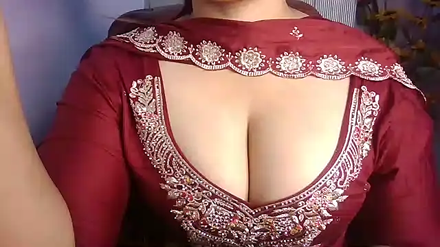 Snapshot of KhwahisHH chatting on November 2, 4:31 pm KhwahisHH online show from November 2, 4:31 pm