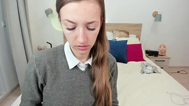 KateRedgar online show from October 7, 1:41 pm