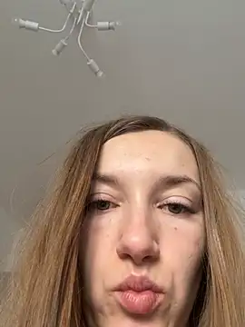 Snapshot of KateRedgar chatting on March 24, 2:22 pm KateRedgar online show from March 24, 2:22 pm