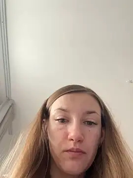 Snapshot of KateRedgar chatting on March 25, 8:42 am KateRedgar online show from March 25, 8:42 am