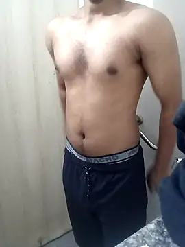 Snapshot of hottboy_39 chatting on February 1, 11:43 am hottboy 39 online show from February 1, 11:43 am