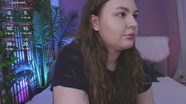 Mia  Peach online show from January 13, 9:09 pm