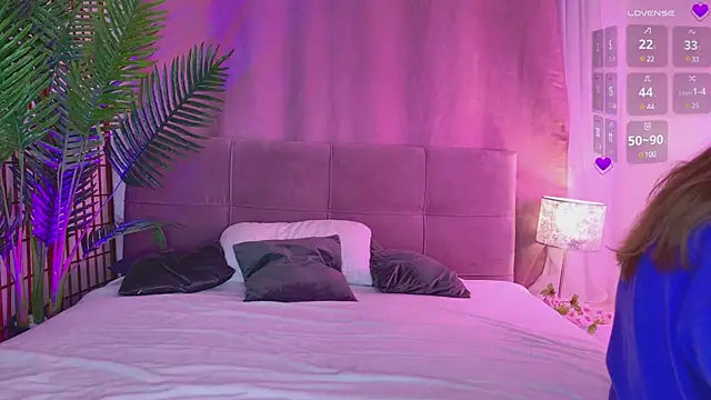 Mia  Peach online show from January 18, 9:34 pm