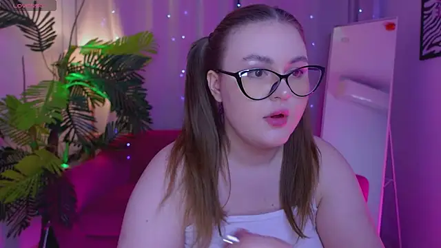 Mia  Peach online show from February 15, 10:21 pm