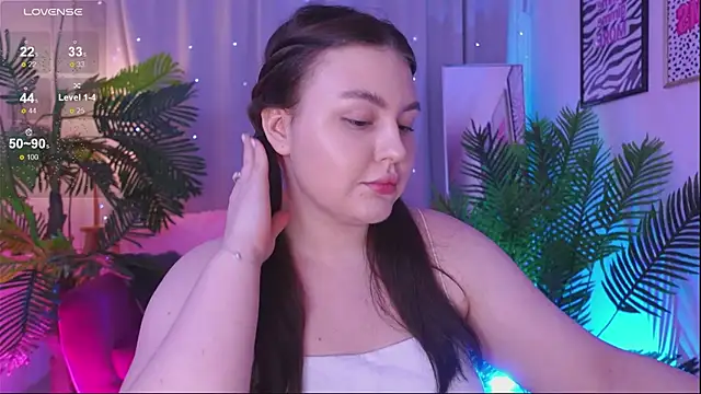 Mia  Peach online show from March 6, 9:09 pm