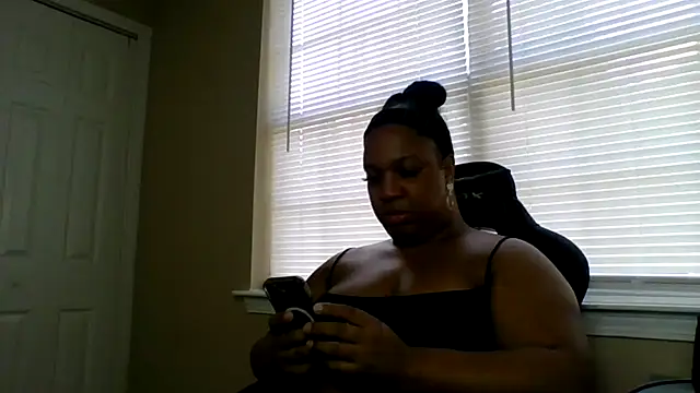 Snapshot of Badgirlbrittt chatting on September 26, 3:05 pm Badgirlbrittt online show from September 26, 3:05 pm