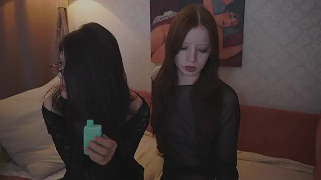 Snapshot of the_cure___ chatting on November 22, 8:30 pm the cure online show from November 22, 8:30 pm