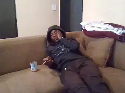 Snapshot of SmallGoodNutts chatting on February 5, 7:29 am SmallGoodNutts online show from February 5, 7:29 am