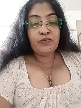 LAVERNIYA  online show from September 14, 11:31 am