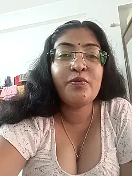 LAVERNIYA  online show from October 12, 9:41 am