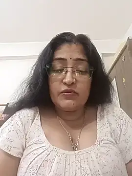 LAVERNIYA  online show from October 24, 11:50 am