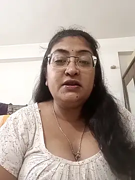 LAVERNIYA  online show from November 3, 2:29 pm