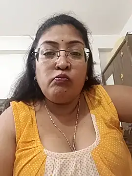 LAVERNIYA  online show from November 13, 1:10 pm