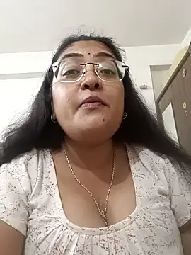 LAVERNIYA  online show from November 17, 12:22 pm