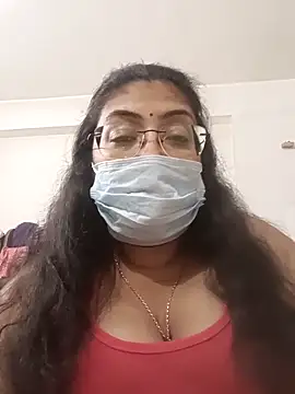 LAVERNIYA  online show from November 25, 11:10 am