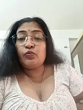 LAVERNIYA  online show from November 26, 7:53 am