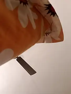 LAVERNIYA  online show from November 30, 1:15 pm