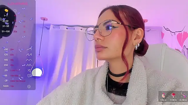 sophiecherry  online show from January 28, 2:11 am