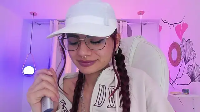 sophiecherry  online show from January 31, 10:20 am
