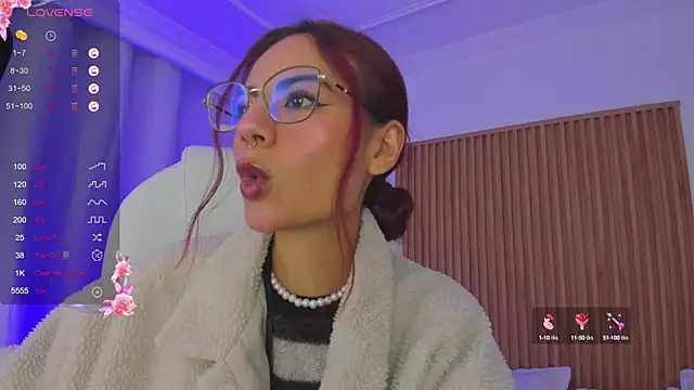 sophiecherry  online show from February 12, 7:13 am