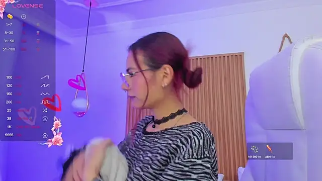 sophiecherry  online show from March 1, 4:58 am