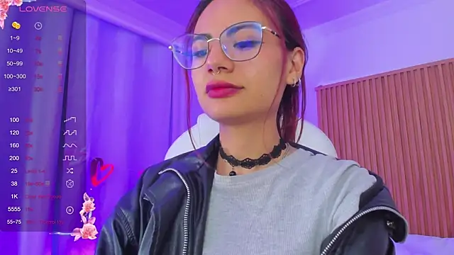 sophiecherry  online show from March 20, 4:40 am