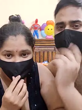 IND COUPLE1 online show from March 5, 3:29 pm