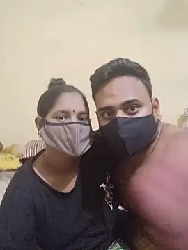 Snapshot of IND_COUPLE1 chatting on July 22, 2:31 pm IND COUPLE1 online show from July 22, 2:31 pm