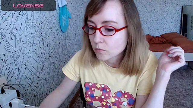 Athena Richards online show from April 1, 8:48 am