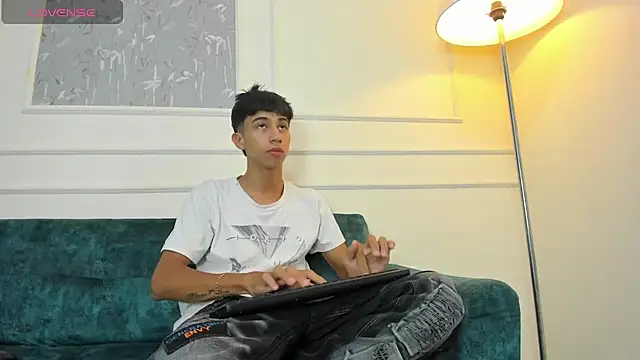 Lucian Davi online show from December 27, 3:15 pm