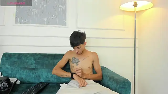Lucian Davi online show from February 28, 3:26 pm
