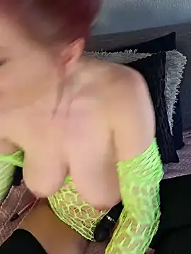 Snapshot of Nicky-Blue chatting on December 19, 12:12 pm Nicky-Blue online show from December 19, 12:12 pm