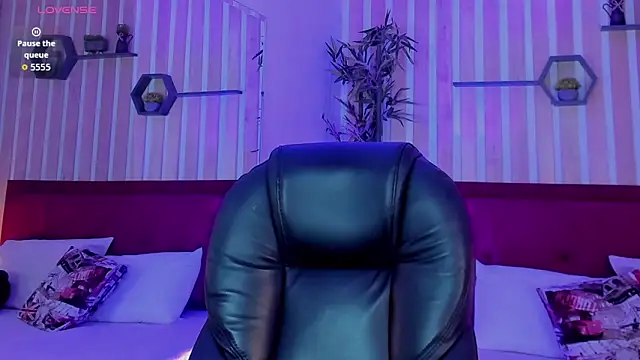 Snapshot of miah_connor chatting on March 3, 7:42 pm miah connor online show from March 3, 7:42 pm