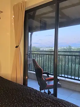 Dime-   online show from April 3, 4:10 am