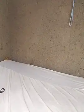 pretty prickle online show from February 28, 9:04 am