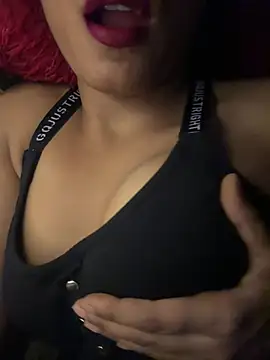 Hot Goldengirl online show from May 9, 7:19 pm
