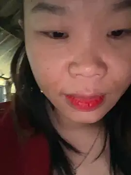 Snapshot of Laura8910 chatting on December 15, 7:24 am Laura8910 online show from December 15, 7:24 am