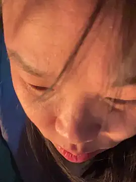 Snapshot of Laura8910 chatting on January 5, 11:15 am Laura8910 online show from January 5, 11:15 am