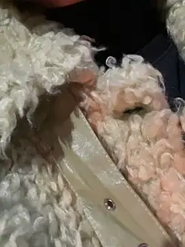 Snapshot of Laura8910 chatting on January 31, 8:01 am Laura8910 online show from January 31, 8:01 am