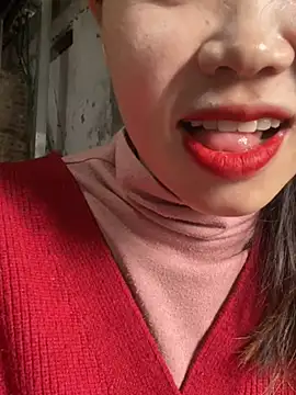 Snapshot of Laura8910 chatting on February 25, 3:42 am Laura8910 online show from February 25, 3:42 am